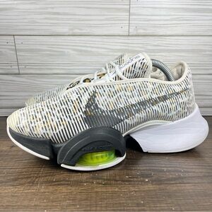 Nike Women's White and Gray Running Shoes